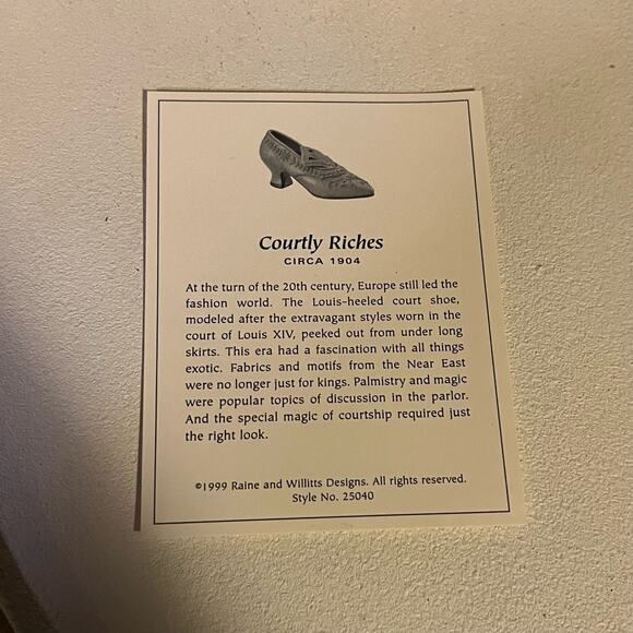 Just the Right Shoe Courtly Riches - Picture 3 of 13